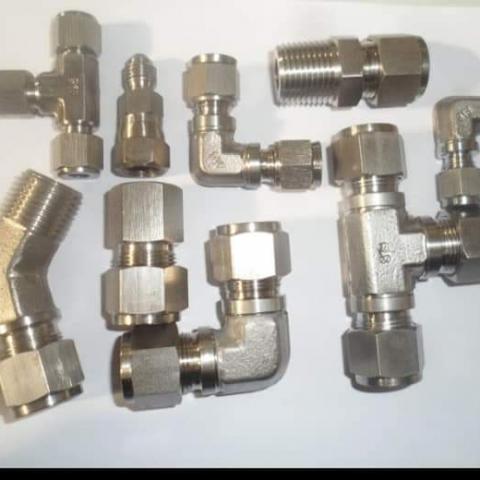 CONECTOR FÊMEA EM AÇO INOXIDÁVEL 316