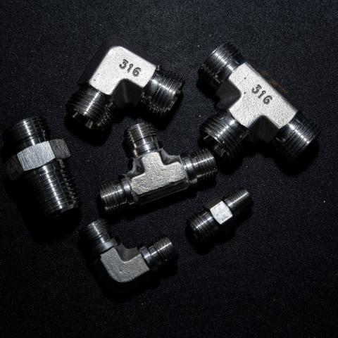 CONECTOR TEE FÊMEA CENTRAL EM INOX