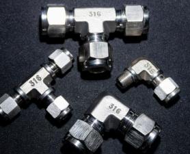 CONECTOR MACHO EM AÇO INOX SEXTAVADO